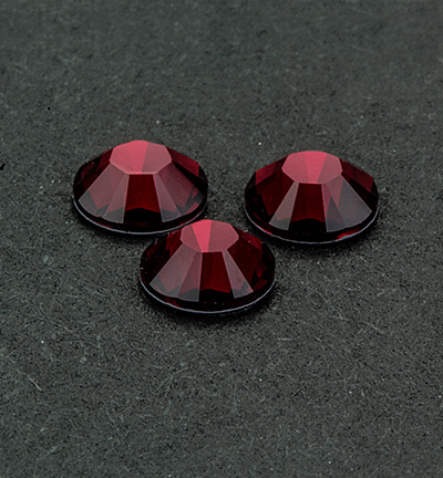 2038-ss20 - Swarovski - Siam - Rond - SS20 - 5mm