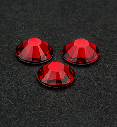2038-ss20-24pcs - Swarovski - Light Siam - 