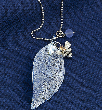 12415-1211 - Hobby Crafting Fun - Necklace, blue real leave & queen bee, organza bag - DIY set