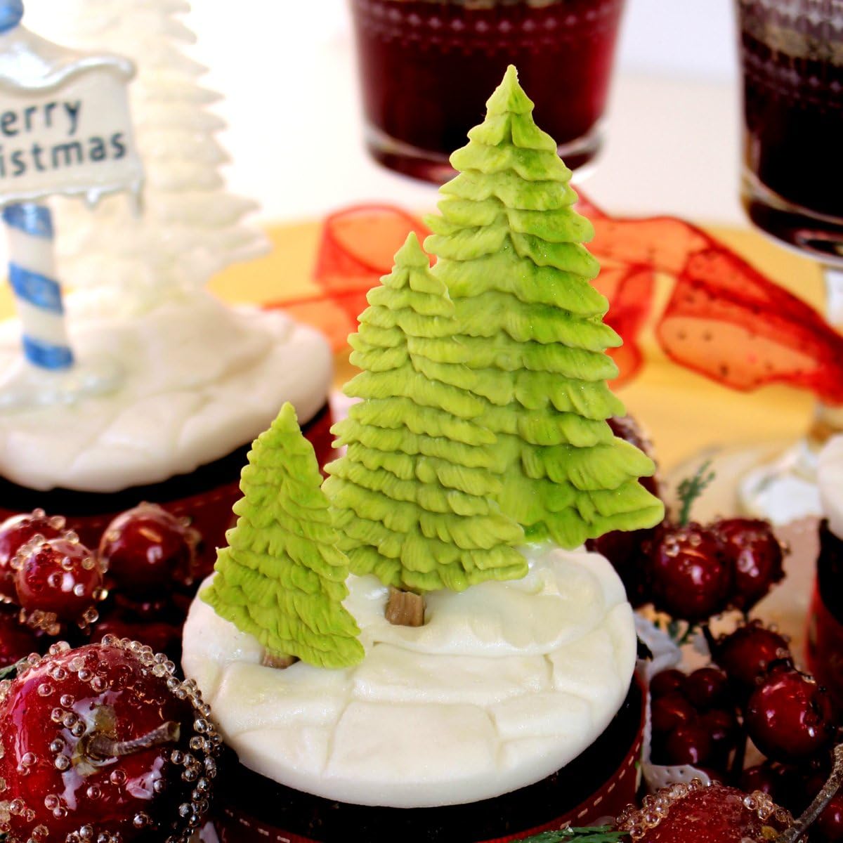 CE0052-CS - Katy Sue Designs - Moule en silicone - Fir Trees Silhouettes - Silicone Mould - Detail 4