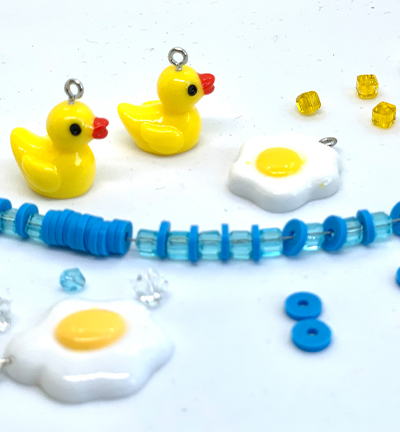 12415-1621 - Hobby Crafting Fun - Ducks 'n eggs, 4 toy charms & katsuki beads/ glass beads - Katsuki & toy charms set - Detail 1